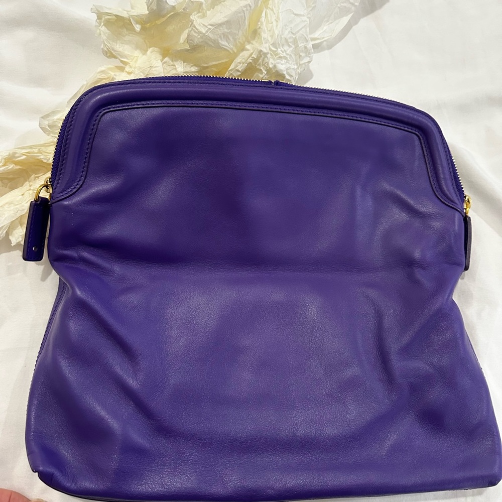 🦄Alexander McQueen Rare color Purple Skull Clutch in Mint Condition. - Picture 2 of 5